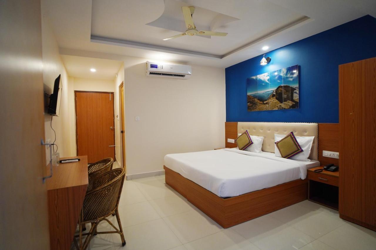 Karwaan Hostel Rishīkesh Exteriör bild