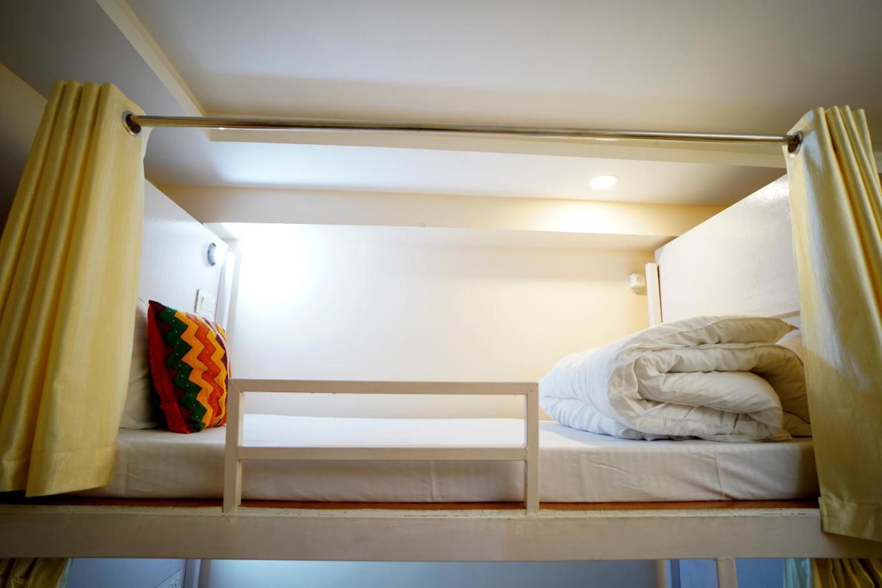 Karwaan Hostel Rishīkesh Exteriör bild