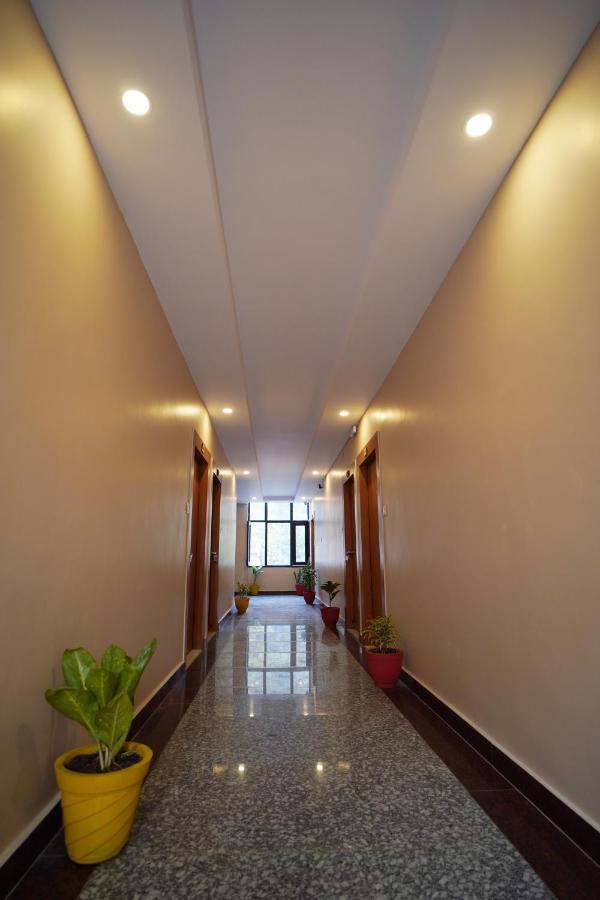 Karwaan Hostel Rishīkesh Exteriör bild