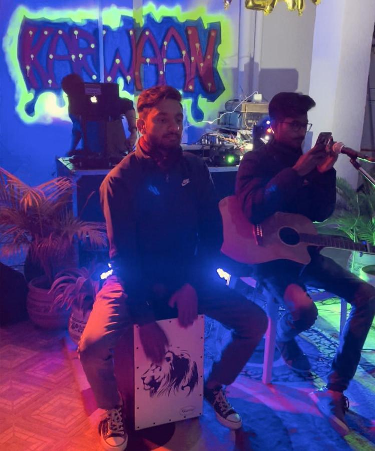 Karwaan Hostel Rishīkesh Exteriör bild