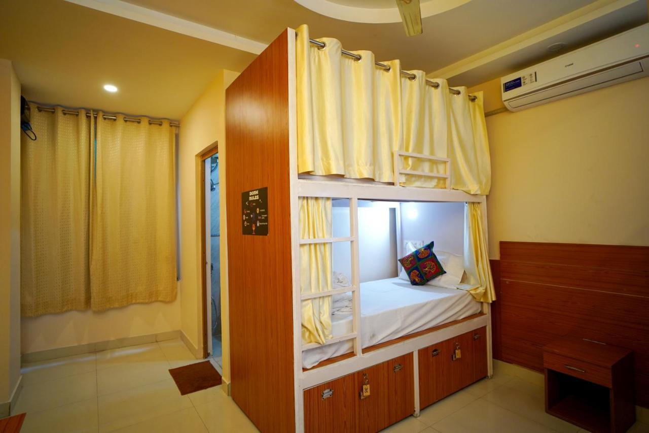 Karwaan Hostel Rishīkesh Exteriör bild