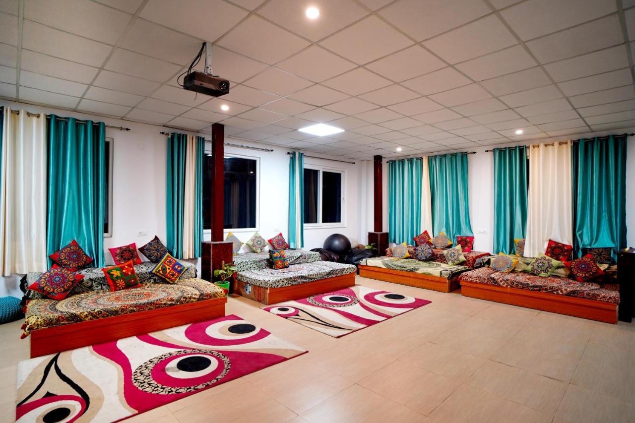 Karwaan Hostel Rishīkesh Exteriör bild