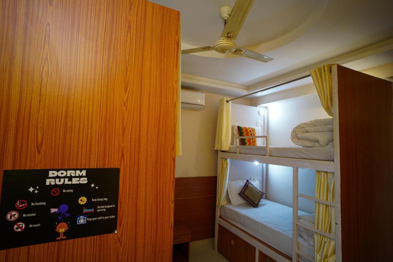 Karwaan Hostel Rishīkesh Exteriör bild